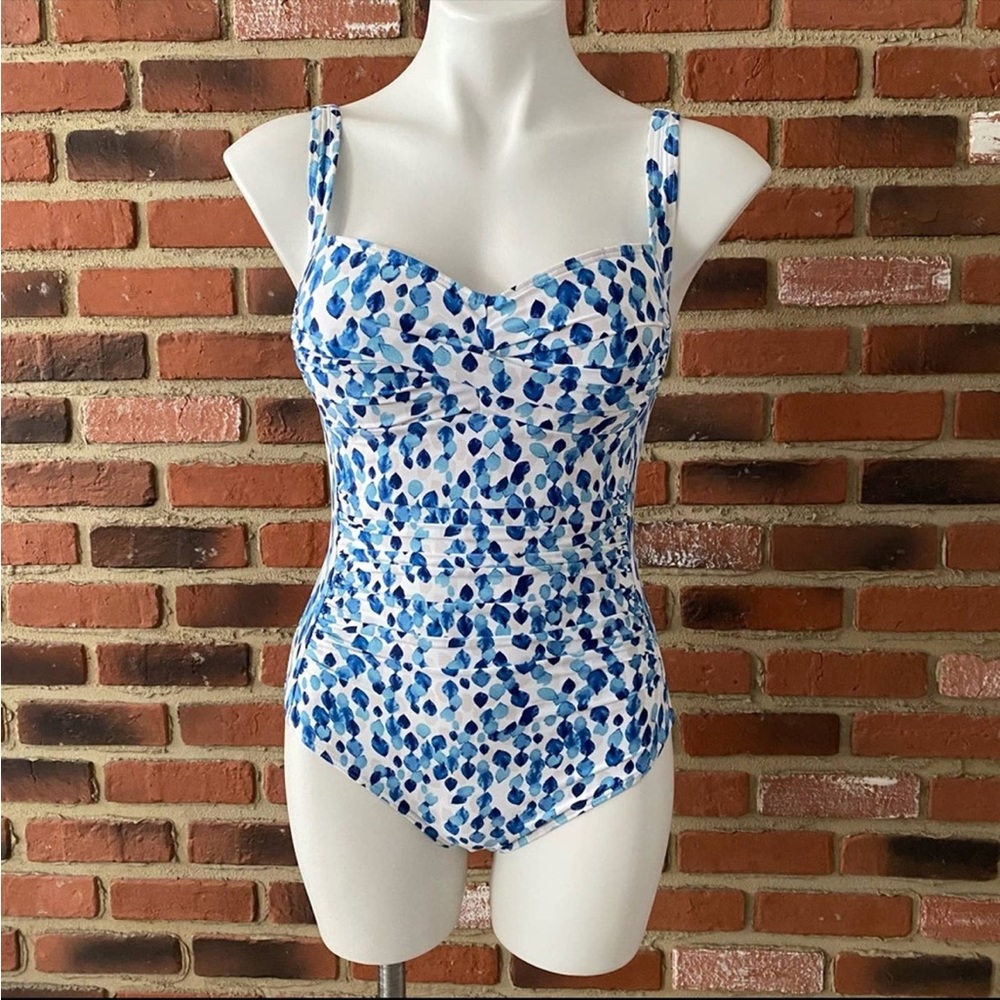 {NipTuck} One piece swimsuit Sz 6